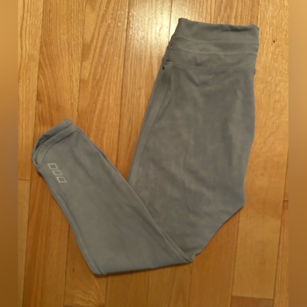 Lorna Jane Gray Cropped Drawstring Leggings